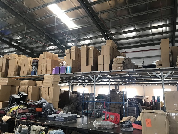 Công ty sản xuất vali nhựa tại Hà Nội, xưởng sản xuất vali theo yêu cầu rẻ, đẹp, bền