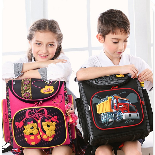 Mách bạn bí kíp chọn balo chống gù cho bé lớp 1 bảo vệ cột sống Mách bạn bí kíp chọn balo chống gù cho bé lớp 1 bảo vệ cột sống