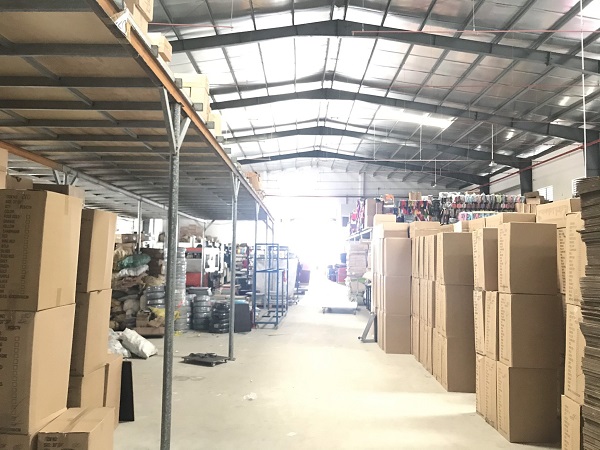 Xưởng sản xuất vali kéo giá rẻ 300k, vali kéo nhựa bền đẹp tại TPHCM