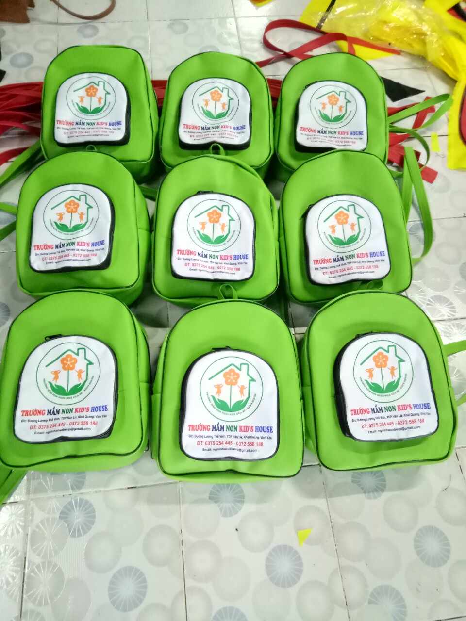 Balo trẻ em in logo quà tặng đồng phục số lượng lớn cho trường tiểu học, mầm non sản xuất balo